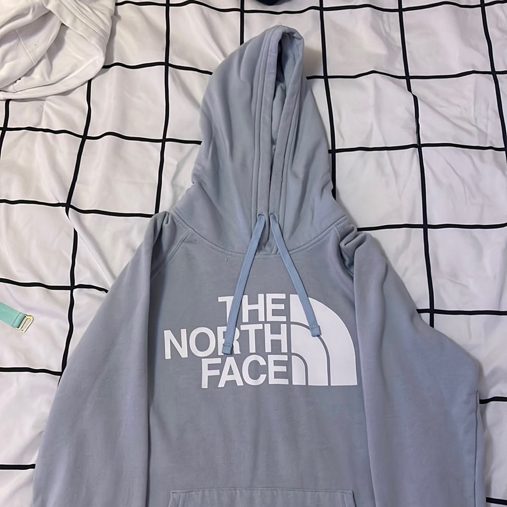 small womens north face sweatshirt.